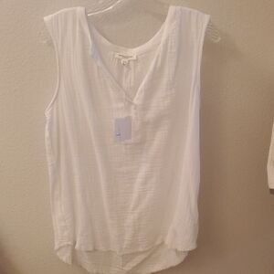 beachlunchlounge White Sleeveless Tank Top